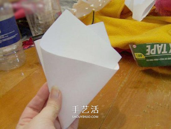 【剪纸教程】剪些雪花作为春节装饰，六角雪花剪纸步骤图解-正解网